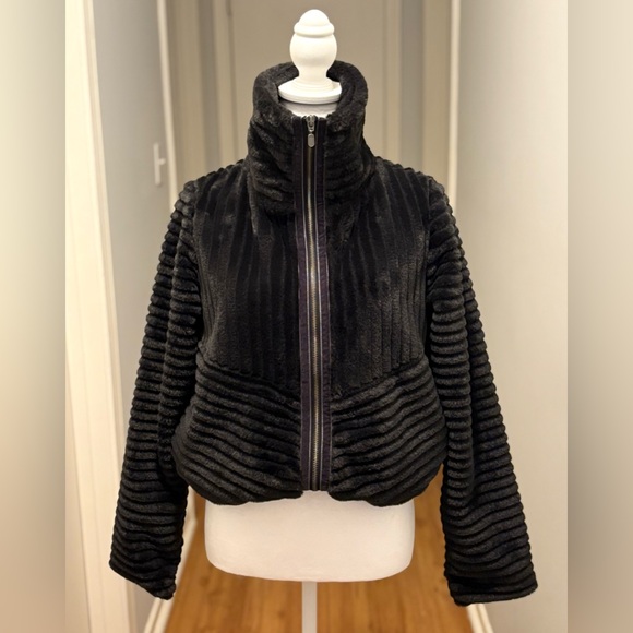 Anthropologie, Natasha Faux Fur Lux Black Bomber Jacket, Size XS - Picture 4 of 11